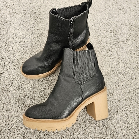 DV by Dolce Vita Jade Black Platform Chunky Heel Boots in black size 9.5 FLAW - Picture 3 of 9